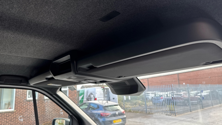 Renault Master Mwb Diesel Fwd MM35 Blue dCi 130 Advance Medium Roof Van